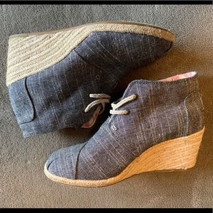 NWOT Toms Denim Wedges